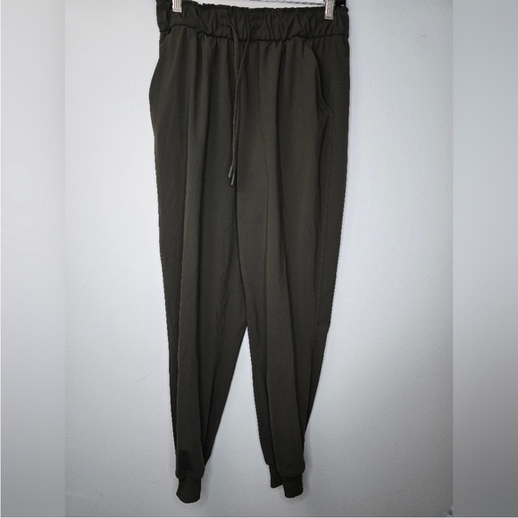 Lululemon Stretch High-Rise Jogger *Shorter Length Dark Olive size 4 - Picture 3 of 6